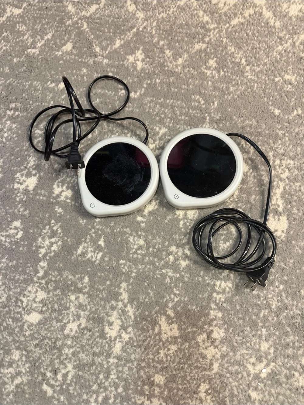 Acer White Electric Mug Warmers with Black Heating Pads and Cords